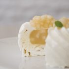 Pavlova Poire - NEJA Pâtisserie - Vue 2