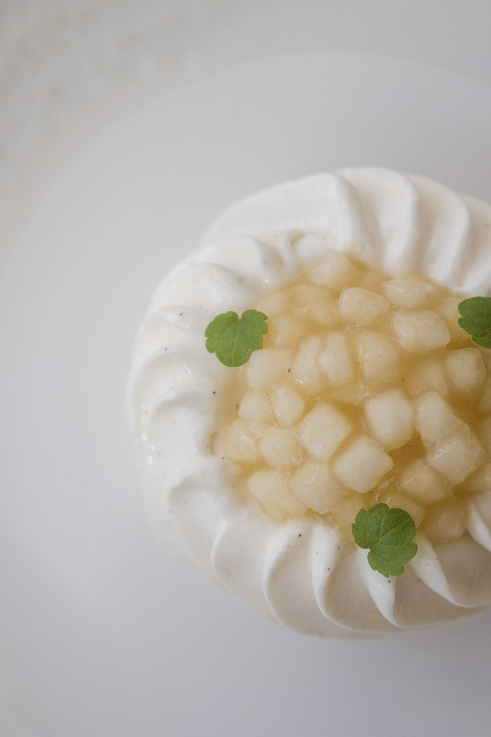 Pavlova Poire - NEJA Pâtisserie - Vue 3